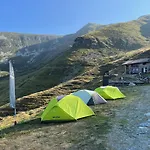 Rifugio Fontana Mura Kamp alanı *