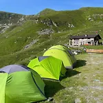 Rifugio Fontana Mura Kamp alanı