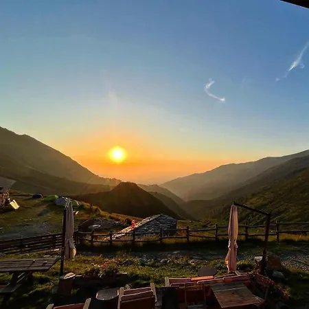 Rifugio Fontana Mura Campsite *