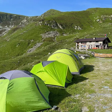 Rifugio Fontana Mura Campsite